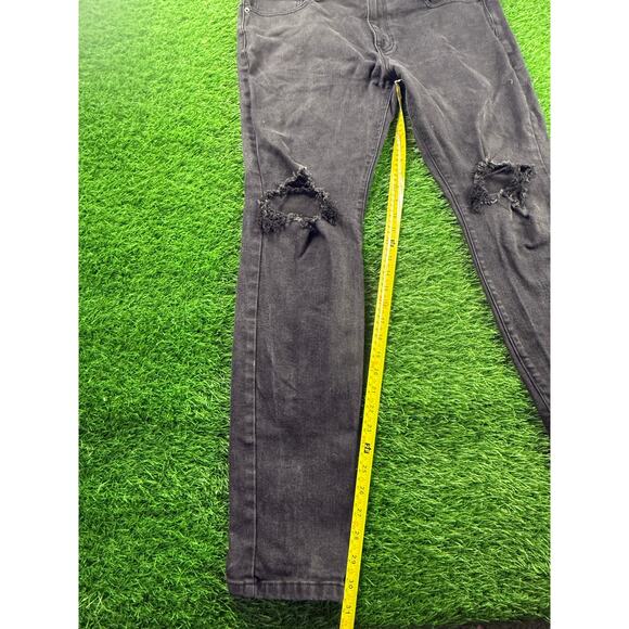 Fashion Nova Men Black Distressed Skinny Jeans Sz 36 Ripped Knee Zip Ankle - Picture 6 of 9